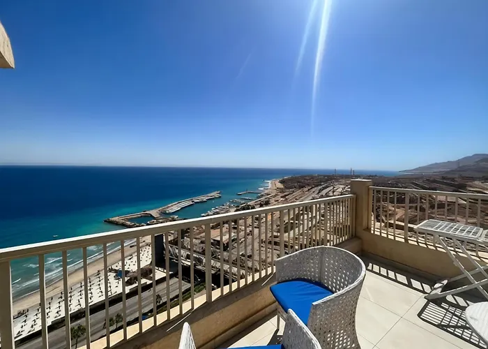 شقة Porto Elsokhna Towers Sea View *